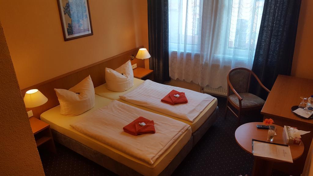 Pension Thuringer Hof Цигенрюк Экстерьер фото